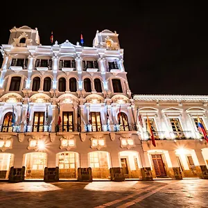 Отель Plaza Grande